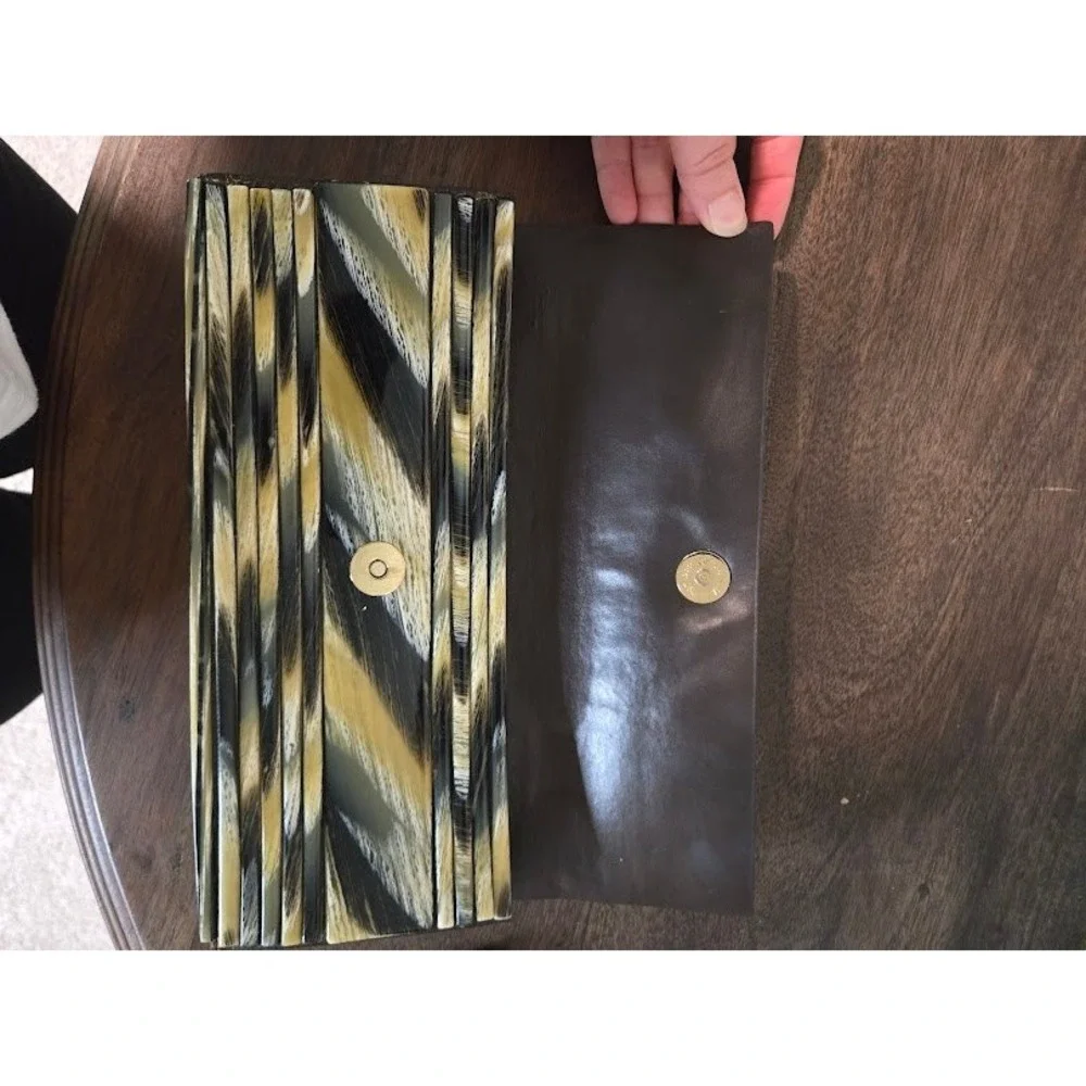 Tory Burch Kerry Resin Clutch - Picture 10 of 13